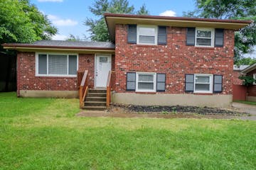 1717 Birchbark Lane Jeffersonville, IN 47130